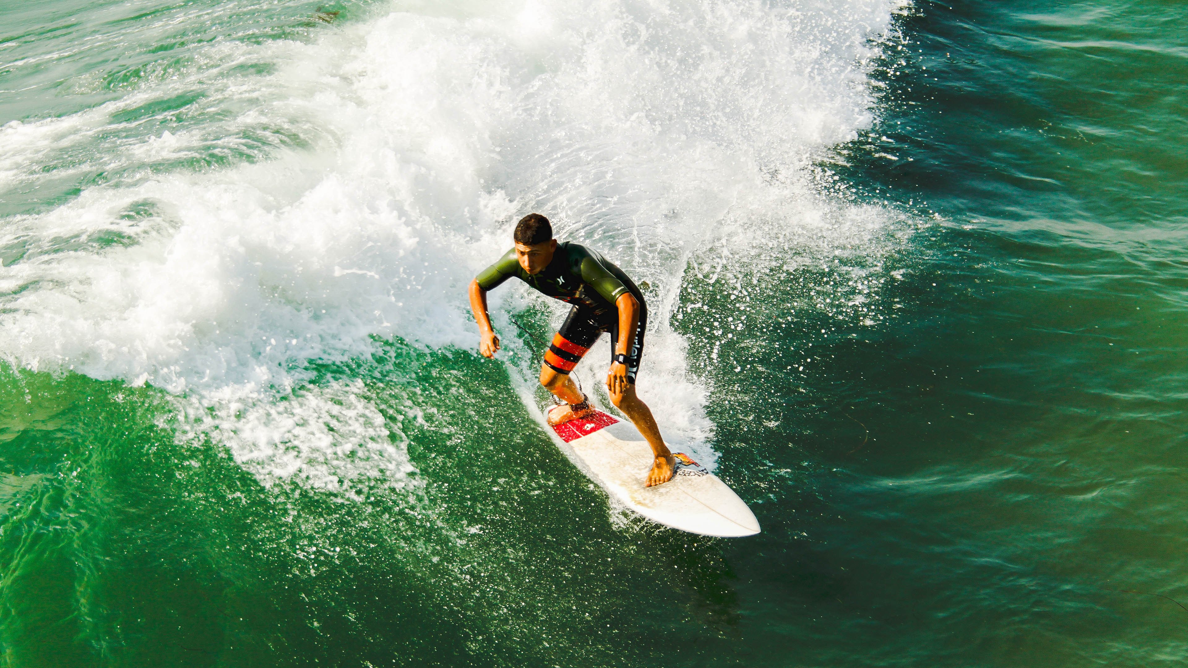 体操比赛难度动作不断提升，体操技巧比赛